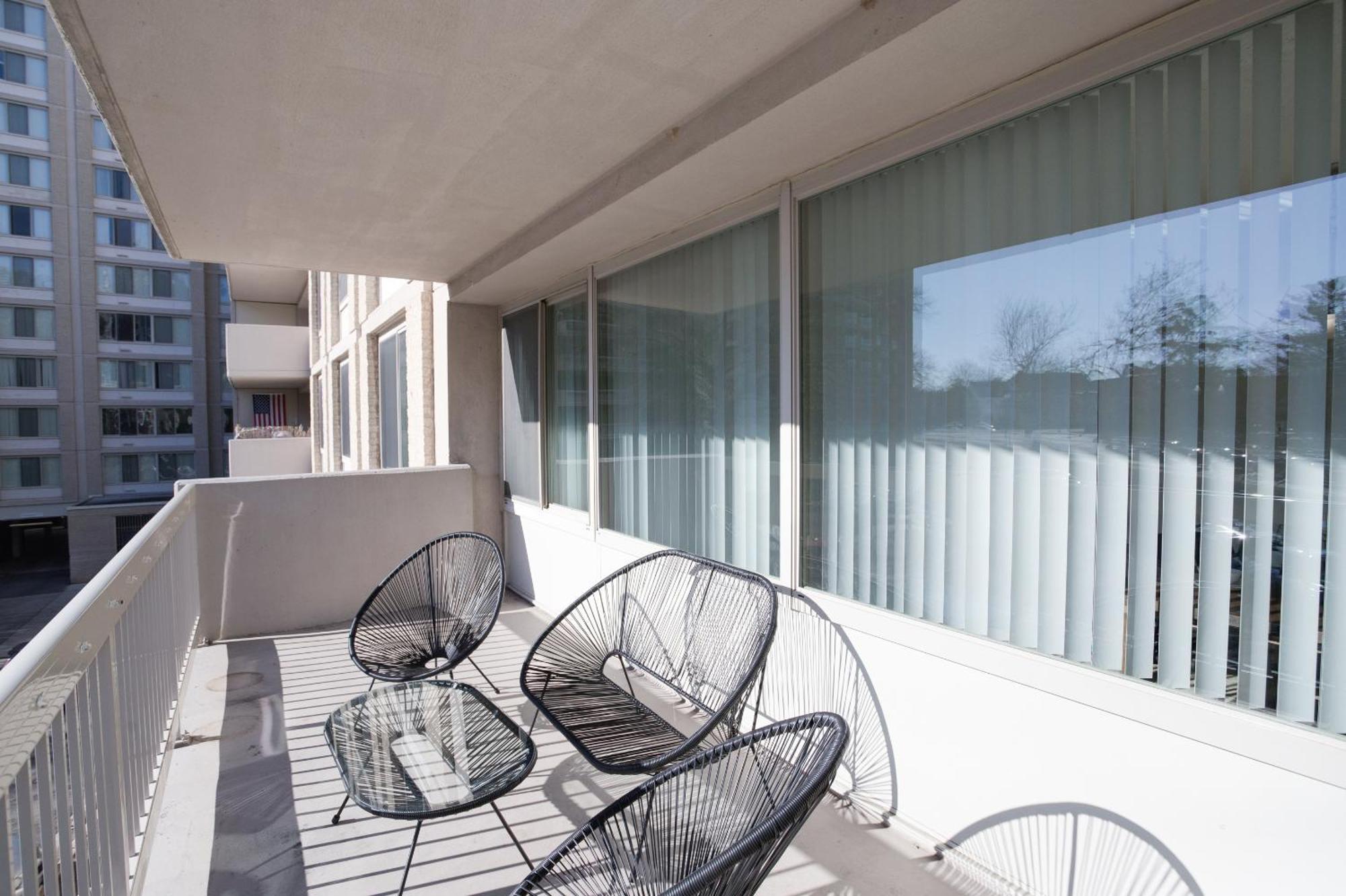 Spacious 2 Bedrooms Apt @Crystal City With Gym Arlington Eksteriør bilde
