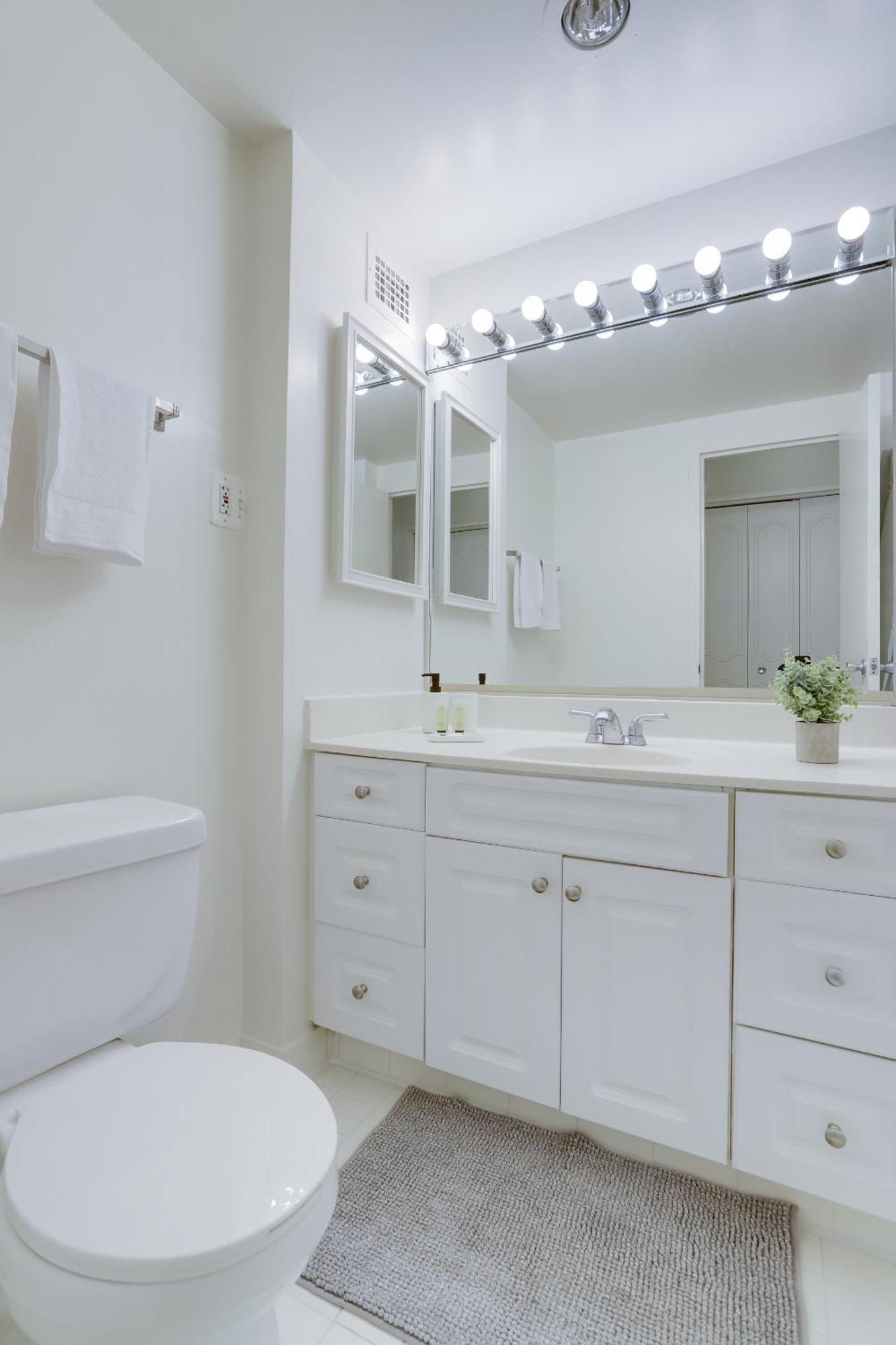 Spacious 2 Bedrooms Apt @Crystal City With Gym Arlington Eksteriør bilde