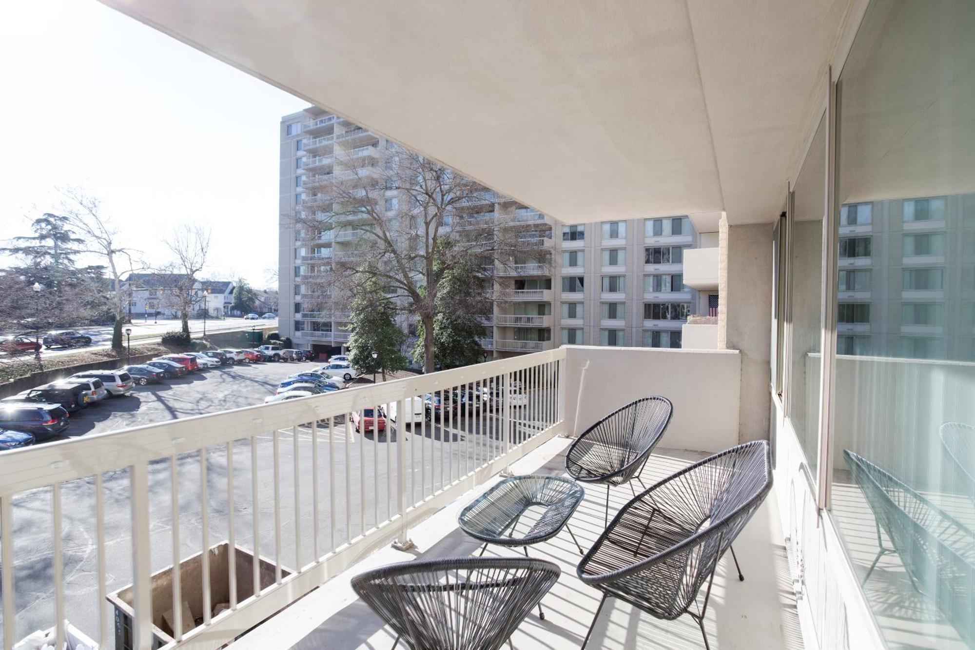 Spacious 2 Bedrooms Apt @Crystal City With Gym Arlington Eksteriør bilde