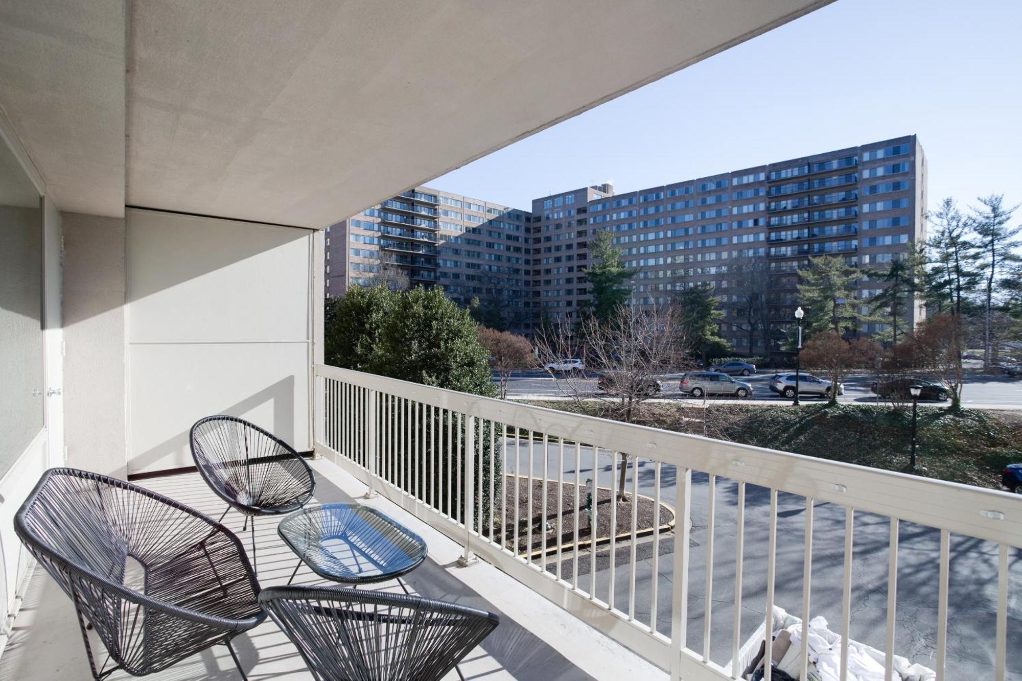 Spacious 2 Bedrooms Apt @Crystal City With Gym Arlington Eksteriør bilde